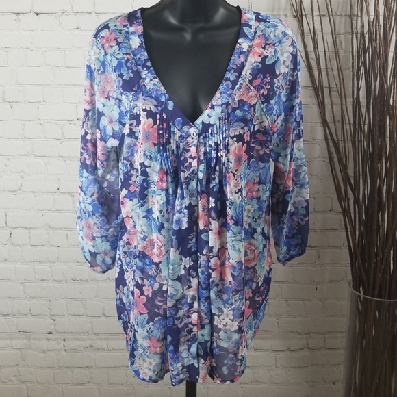 LC Lauren Conrad Tops - SOLD-LC Lauren Conrad Button Up Floral Blouse